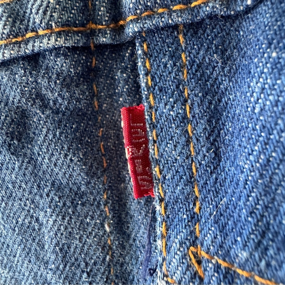 Union Made | Vintage Levi’s Studded Trucker Vest | Made in Canada - Picture 6 of 14